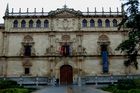 Auch die Capila del Oidor in Alcala de Henares ist eines von 465 denkmalgeschützten Gebäude der Universitätsstadt und zeigt die epochale Bedeutung diese Unesco-Weltkulturerbes. Die Universitätsstadt Madrids, von Kardinal Cisneros gegründet, gilt als bedeutender Exponent der geistigen und akademischen Renaissance.