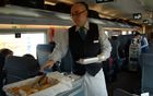 Erstklassiger Service in den hochodernen Renfe Schnellzügen, die zwischen den spanischen Städten verkehren