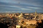 Toledo, die Hauptstadt der autonomen Region Castilla-La Mancha und Unesco-Weltkulturerbe seit 1987 ist gespickt mit unzähligen historischen Bauten im Mudéjar- und Gotik-Stil. Die Stadt am Tajo-Fluss beherrbergt Kirchen, Synagogen und Moscheen und war jahrhundertelang ein Schmelztiegel der Religionen