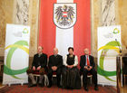 (C) fotodienst/Anna Rauchenberger - Wien, 11.12.2008 - Verleihung der Hans-Kudlich Preise 2008 im Lebensministerium. FOTO: Franz Keil (Preisträger, Seeham, Salzburg), Franz Mair (Preisträger, Schwanenstadt, Oberösterreich), Martha Niederacher (Preisträgerin, Krumbach, Vorarlberg), KR Dr. Josef Schmid (Vorstandsdirektor, Österreichische Hagelversicherung)