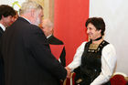 (C) fotodienst/Anna Rauchenberger - Wien, 11.12.2008 - Verleihung der Hans-Kudlich Preise 2008 im Lebensministerium. FOTO: Preisverleihung des Hans-Kudlich Preises 2009 an Martha Niederacher (Preisträgerin, Krumbach, Vorarlberg) durch Franz Fischler (Präsident des Ökosozialen Fourms)