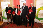 (C) fotodienst/Anna Rauchenberger - Wien, 11.12.2008 - Verleihung der Hans-Kudlich Preise 2008 im Lebensministerium. FOTO: Franz Keil (Preisträger, Seeham, Salzburg), Franz Mair (Preisträger, Schwanenstadt, Oberösterreich), Martha Niederacher (Preisträgerin, Krumbach, Vorarlberg),  Franz Fischler (Präsident des Ökosozialen Fourms), KR Dr. Josef Schmid (Vorstandsdirektor, Österreichische Hagelversicherung)