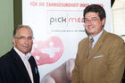 (c) fotodienst/Dan Carabas - Wien 16.07.07 - Der neue PICKMED Schnuller für die Zahngesundheit ihres Kindes - FOTO: Dr. Pick (li.i.B)