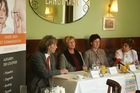 (c) fotodienst/Dan Carabas - Wien 2.03.06 - Pressekonferenz zum Thema Logopädie. FOTO: v.l.: Herr Edinger, Frau Habel, Frau Pfaller, Frau Dorninger