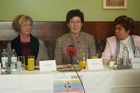 (c) fotodienst/Dan Carabas - Wien 2.03.06 - Pressekonferenz zum Thema Logopädie. FOTO: v.l.: Frau Habel, Frau Pfaller, Frau Dorninger