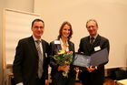 Preisverleihung Future Network Cert, im Europasaal der Industriellenvereinigung, 22.11.2010 (c) Julia Fuchs für Fotodienst. Am Foto: 6. Platz Top Ten Requirement Engineers aus Österreich: Mag. Cornelia
Paleczny, Mag. Hans Müller (Präsident Future Network Cert) und Dr. Peter
Hruschka (Atlantic Systems Guild)

