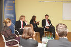(C) fotodienst/Gudrun Krieger - Wien 29.05.2008 - Round Table Gespräch Foto: rechts unten u Uhrzeiger: Dietmar Albrecht (Volkswagen AG, Personalentwicklungsstrategie), Elisabeth Pullez (Sport Eybl& Sports Experts, Wels), Ilse Rein (Leiterin Inhouse Trainings, Österreichisches Controller-Institut), Nikolaus Koller (Moderator, Redakteur KarriereLounge, Die Presse), Lena Rumjanceva (Henkel CEE, Leiterin der Konzernpersonalentwicklung), Richard Fortmüller (Institut Wirtschaftspädagogik, Wirtschaftsuniversität-Wien)