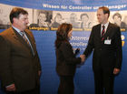 (C) Fotodienst/Anna Rauchenberger - 17.10.2007 - Wien - 14. Österreichischen NPO-Kongress: Der Mensch als Mittel(punkt)?. FOTO: Absolventin eines ÖCI-Lehrgangs, Lehrgangsleitung.