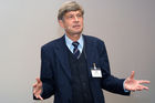 (C)fotodienst/Mag. Daniel Katzinger - Wien 18.10.2006,13. Österreichischer NPO-KongressKongress aus Bildung/Karriere und Produkte/InnovationenFoto: Dr. Andreas Giger, (Zukunfts-Philosoph, Wald, Schweiz)