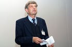 (C)fotodienst/Mag. Daniel Katzinger - Wien 18.10.2006,
13. Österreichischer NPO-Kongress
Kongress aus Bildung/Karriere und Produkte/Innovationen
Foto: Dr. Andreas Giger, (Zukunfts-Philosoph, Wald, Schweiz)