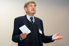 (C)fotodienst/Mag. Daniel Katzinger - Wien 18.10.2006,
13. Österreichischer NPO-Kongress
Kongress aus Bildung/Karriere und Produkte/Innovationen
Foto: Dr. Andreas Giger, (Zukunfts-Philosoph, Wald, Schweiz)