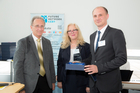  (c) fotodienst / Anna Rauchenberger - Wien, am 30.04.2015 - Future Network Cert Ehrung der Top Twenty Requirements Engineers und Software-Architekten aus 2014 durch Sonja Haberl, Geschäftsführerin Future Network Cert GmbH, Vorstand Future Network Cert (Mitte) und Peter Hruschka, Atlantic Systems Guild (links). FOTO: CPSA Advanced Level Preisträger: Janus Sven.Torben, Itemis.AG: