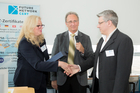  (c) fotodienst / Anna Rauchenberger - Wien, am 30.04.2015 - Future Network Cert Ehrung der Top Twenty Requirements Engineers und Software-Architekten aus 2014 durch Sonja Haberl, Geschäftsführerin Future Network Cert GmbH, Vorstand Future Network Cert (links) und Peter Hruschka, Atlantic Systems Guild (Mitte). FOTO: CPSA Preisträger 2014: Stadlbauer Erwin: