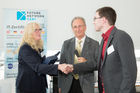  (c) fotodienst / Anna Rauchenberger - Wien, am 30.04.2015 - Future Network Cert Ehrung der Top Twenty Requirements Engineers und Software-Architekten aus 2014 durch Sonja Haberl, Geschäftsführerin Future Network Cert GmbH, Vorstand Future Network Cert (links) und Peter Hruschka, Atlantic Systems Guild (Mitte). FOTO: CPSA Preisträger 2014: Rois Thomas, Agrarmarkt Austria.GesmbH.: