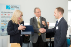  (c) fotodienst / Anna Rauchenberger - Wien, am 30.04.2015 - Future Network Cert Ehrung der Top Twenty Requirements Engineers und Software-Architekten aus 2014 durch Sonja Haberl, Geschäftsführerin Future Network Cert GmbH, Vorstand Future Network Cert (links) und Peter Hruschka, Atlantic Systems Guild (Mitte). FOTO: CPSA Preisträger 2014: Gaude Jakob, Raytheon.Anschütz.GmbH.: