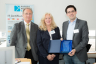  (c) fotodienst / Anna Rauchenberger - Wien, am 30.04.2015 - Future Network Cert Ehrung der Top Twenty Requirements Engineers und Software-Architekten aus 2014 durch Sonja Haberl, Geschäftsführerin Future Network Cert GmbH, Vorstand Future Network Cert (Mitte) und Peter Hruschka (links), Atlantic Systems Guild. FOTO: CPRE FL Preisträger 2014, 2. Platz: Leitner Lutz, Aventon.GmbH.: