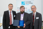  (c) www.fotodienst.at / Anna Rauchenberger – Wien, 30.05.2016 - Future Network Cert Ehrung der Top 20 Requirements Engineers und Top 20 Software Architekten. FOTO v.l.: Ehrung der Top  20 Software Architekten:  Bernd Obermayer, IBM, John Gerdeman, Peter Hruschka, Atlantic Systems Guilt: