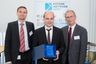  (c) www.fotodienst.at / Anna Rauchenberger – Wien, 30.05.2016 - Future Network Cert Ehrung der Top 20 Requirements Engineers und Top 20 Software Architekten. FOTO v.l.: Ehrung der Top  20 Software Architekten:  Bernd Obermayer, IBM, Matthias Brosemann, Peter Hruschka, Atlantic Systems Guilt: