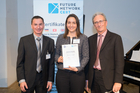  (c) www.fotodienst.at / Anna Rauchenberger – Wien, 27.11.2017 - Ehrung der Top Twenty Requirements Engineers und Software-Architekten aus 2016. FOTO Ehrung der Requirements Engineers, v.l.: Mag. Hans Müller, Präsident Future Network, Maria Leitner, AIT Austrian Institute of Technology, Wien, Dr. Peter Hruschka, Atlantic Systems.Guild: