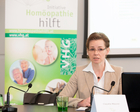  (c) fotodienst/Anna Rauchenberger - Wien, am 09.04.2013 -  Anlässlich des Tages der Homöopathie sprechen medizinische Experten zu aktuellen Themen rund um die Kindergesundheit. FOTO Claudia Maurer, Heilpraktikerin, Gründerin der Initiative „Homöopathie hilft!“, Obfrau des Vereins zur Förderung der Homöopathie und Gesundheit (VHG):