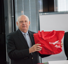 ©fotodienst/Sarah- Maria Kölbl
im Bild: KR ing. Hubert Culik MAS- Obmann der österreichischen Lackindustrie, Obmann- Dtv. Fachverband, Chemische Industrie Österreichs, GF Remho