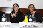 Pressekonferenz zu ;Wien, Weltstadt des Passivhauses;, 10.11.2011 im Kaffee Landtmann. mit DI Johannes KISLINGER (Obmann der IG Passivhaus Ost), Vizebürgermeisterin Mag.a Maria VASSILAKOU (Stadträtin für Stadtentwicklung, .   Verkehr, Klimaschutz, Energieplanung und BürgerInnenbeteiligung), Mag. Günther JEDLICZKA (Geschäftsführer der OeAD Wohnraumverwaltungs GmbH), DI Günther STÖLLBERGER (techn. Geschäftsführer der ARWAG Bauträger GmbH), DI Michael PECH (Vorstandsdirektor Österreichisches Siedlungswerk Gemeinnützige Wohnungsaktiengesellschaft ÖSW) (c) Julia Fuchs.