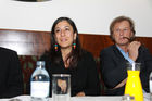 Pressekonferenz zu ;Wien, Weltstadt des Passivhauses;, 10.11.2011 im Kaffee Landtmann. mit DI Johannes KISLINGER (Obmann der IG Passivhaus Ost), Vizebürgermeisterin Mag.a Maria VASSILAKOU (Stadträtin für Stadtentwicklung, .   Verkehr, Klimaschutz, Energieplanung und BürgerInnenbeteiligung), Mag. Günther JEDLICZKA (Geschäftsführer der OeAD Wohnraumverwaltungs GmbH), DI Günther STÖLLBERGER (techn. Geschäftsführer der ARWAG Bauträger GmbH), DI Michael PECH (Vorstandsdirektor Österreichisches Siedlungswerk Gemeinnützige Wohnungsaktiengesellschaft ÖSW) (c) Julia Fuchs.