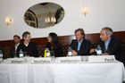 Pressekonferenz zu ;Wien, Weltstadt des Passivhauses;, 10.11.2011 im Kaffee Landtmann. mit DI Johannes KISLINGER (Obmann der IG Passivhaus Ost), Vizebürgermeisterin Mag.a Maria VASSILAKOU (Stadträtin für Stadtentwicklung, .   Verkehr, Klimaschutz, Energieplanung und BürgerInnenbeteiligung), Mag. Günther JEDLICZKA (Geschäftsführer der OeAD Wohnraumverwaltungs GmbH), DI Günther STÖLLBERGER (techn. Geschäftsführer der ARWAG Bauträger GmbH), DI Michael PECH (Vorstandsdirektor Österreichisches Siedlungswerk Gemeinnützige Wohnungsaktiengesellschaft ÖSW) (c) Julia Fuchs.