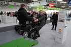 Deutschlandprämiere des SUV e-Rollstuhls 