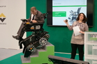 Deutschlandprämiere des SUV e-Rollstuhls 