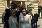 Alexandra Kauka, CEO und Präsidentin der Kauka Promedia (Fix und Foxi), besucht die Aufführung Götterdämmerung der Bayreuther Festspiele in Begleitung Ihres Sohnes Markus Nolte, der Prinzessin Yvonne von Hessen sowie Morton Sterling Hamill Ihrem Lebensgefährten.