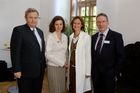 Frühjahrssymposium für Kinderzahnheilkunde in Schloss Urstein, Puch, 2007-04-21; Bild zeigt: Univ.Prof. Dr. Peter Städtler, Dr. Nicola Meißner,  Dr. Verena Bürkle, Dr. Hubertus van Waes; Copyright: fotodienst.at/Chris Hofer