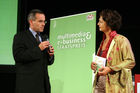 (C) Fotodienst/Anna Rauchenberger - 25.9.2007 - Wien - Heute wurde im Wiener Konzerthaus der Multimedia & Business Staatspreis verliehen. FOTO: Mag. Günther Göschl (Chief Financial Officer von Oracle für Österreich und Osteuropa), Carina Felzmann (GF cox orange, Moderation)