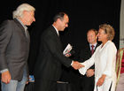 (C) Fotodienst/Anna Rauchenberger - 25.9.2007 - Wien - Heute wurde im Wiener Konzerthaus der Multimedia & Business Staatspreis verliehen. FOTO:  Dr. Michael Losch (Sektionsleiter BMWA Center 1, 2.v.r.), Staatspreisträger (Kategorie e-Commerce und Kundenbindung) mit dem Projekt 'edelwiser - Interactive Ski Design' , Peter A. Bruck (Beauftragter des BMWA für Multimedia & e-Business, 2.v.l.) 