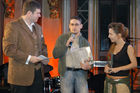 (C)fotodienst/Mag. Daniel Katzinger - Wien 25.11.2006 ICNM-EUROPRIX Top Talent Gala 2006 - Preisverleihung der einzelnen Kategorien, des Sonderpreises und des Gesamtsiegers.Foto v.l.: Adam Montandon (Moderator), Szilart Szell (Preis für 