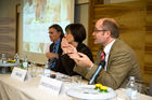 Mediziner erarbeiten aktuelle Richtlinien zur richtigen Kinderernaehrung, Tagung im Castellani Parkhotel Salzburg; 2008-02-27. (C) fotodienst/Chris Hofer; Bild zeigt: v.l. Primar Univ.Prov. Dr. Karl Zwieauer, Dipl.oec.troph. Britta Macho, Prim. Dr. Meinrad Lindschinger, Dr. Stephan Mikinovic