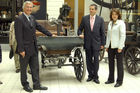 Bundespräsident Dr.Heinz Fischer ehrt die Mitwirkenden am originalgetreuen Nachbau des ältesten fahrbereiten Automobils der Welt. Foto: v.li.: KR Dkfm.Werner Kraus (Präsident ÖAMTC), Mgr. Radek Dudás (Generaldirektor ADAST CZ), Dr. Gabriele Zuna-Kratky (Direktorin des Technischen Museum Wien)                               