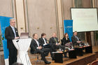 Tag der Weiterbilung - PersonalistInnenfrühstück mit Podiumsdiskussion 'Öffnung der Arbeitsmärkte'Tag der Weiterbilung - PersonalistInnenfrühstück mit Podiumsdiskussion 'Öffnung der Arbeitsmärkte'
Foto: vlnr:  Mag. Konrad Fankhauser (Stv. Geschäftsführung die Berater), Mag. Patrick Sagmeister (Handelsdelegierter in Pressburg), Mag. Martin Röhsner (Geschäftsführung die Berater®), Nikolaus Koller (Die Presse), Mag. Julia Kniescheck  (Leitung Human Resources, Wirtschaftsagentur Wien), Prof. Dr. Gerhard Riemer (Bereichsleiter Bildung, Innovation und Forschung, Industriellenvereinigung)