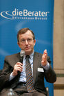 Tag der Weiterbilung - PersonalistInnenfrühstück mit Podiumsdiskussion 'Öffnung der Arbeitsmärkte'Tag der Weiterbilung - PersonalistInnenfrühstück mit Podiumsdiskussion 'Öffnung der Arbeitsmärkte'Foto: Prof. Dr. Gerhard Riemer (Bereichsleiter Bildung, Innovation und Forschung, Industriellenvereinigung)