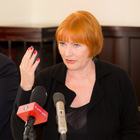  (c) fotodienst / Anna Rauchenberger - Wien, am10.03.2014 - Pressekonferenz anlässlich des Weltglaukomtages 2014 im Cafe Griensteidl Betroffenen des Grünen Stars, die nicht rechtzeitig zur Vorsorgeuntersuchung gehen, droht die Endstation Erblindung. Im Rahmen des Weltglaukomtages 2014 soll das Wissen über den Grünen Star in der Bevölkerung erweiter werden, um damit viele unnötige Erblindungen zu verhindern. FOTO: Chris Lohner, Schauspielerin, Autorin, Moderatorin, Botschafterin von „Licht für die Welt“: