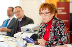  (c) fotodienst / Anna Rauchenberger - Wien, am 08.04.2015 - Pressegespräch 10 Jahre Aufklärung zu Hepatitis A und B: Evaluierung und Ausblick. FOTO: Angelika Widhalm, Vorsitzende der Hepatitis Hilfe Österreich: