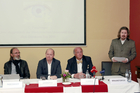 Pressegespräch anlässlich des Weltglaukomtages. Im Bild: v.l.n.r. Univ.-Prof. Dr. Christoph Faschinger (Facharzt für Augenheilkunde und Optometrie, Stv. Klinikvorstand Universitäts-Augenklinik der Medizinischen Universität Graz), Assoc. Prof. Dr. Gerhard Garhöfer (Facharzt für Augenheilkunde und Optometrie, Leiter der Abteilung OphthalmoPharmakologie an der Universitätsklinik für Klinische Pharmakologie der Medizinischen Universität Wien), OA Dr. Anton Hommer (Facharzt für Augenheilkunde und Optometrie, Oberarzt an der Augenabteilung der Krankenanstalt 