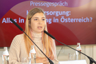Anlässlich des Welttages des Hörens lud der österreichische Hörimplantate-Hersteller MED-EL zu einem Pressegespräch. Im Bild: Sophie Adzic, Nutzerin zweier Cochlea-Implantate