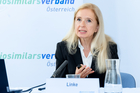 Biosimilarsverband Österreich (BiVÖ) warnt vor hohen Kosten durch das Auslaufen der erfolgreichen Biosimilars-Regelung und lud zum Pressegespräch. Im Bild: Beatrix Linke, Geschäftsführerin IQVIA Austria