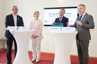 fotodienst / Anna Rauchenberger - Wien, Austria - 23.09.2026 - Vorsorge braucht ein Update - ÖDG, ÖKG, ÖGN und ÖGIM präsentieren einen wissenschaftlichen Fahrplan für eine moderne Vorsorgeuntersuchung in Österreich. FOTO v.l. Univ.-Prof. PD Dr. Harald Sourij, MBA, Präsident der ÖDG, Graz, Univ.-Prof.in Dr.in Kathrin Eller, Vorsitzende der ÖGN, Graz, Univ.-Prof. Dr. Alexander Rosenkranz, Präsindet der ÖGIM, Wien, Univ.-Prof. Daniel Scherr, Präsident der ÖKG, Graz: