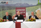v.l.n.r.: Landwirtschaftskammerdirektor DI Wilfried Eberl, Agrarlandesrat Johann Seitinger, Dir. Erwin Schmuck (Geschäftsführer der SPAR-Zentrale Graz)