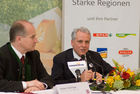 v.l.n.r.: Agrarlandesrat Johann Seitinger, Dir. Erwin Schmuck (Geschäftsführer der SPAR-Zentrale Graz)