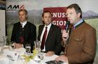 Genussregionen Österreich im Rahmen der Klagenfurter Herbstmesse, Allianz für starke Regionen mit u. a. BM Josef Pröll - Landwirtschaftsminister, LR Josef Martinz - Agrarlandesrat Kärnten, Mag. Volker Hornsteiner - Vorstandssprecher BILLA AG, Johann Verhounig - Steyer Traktorenvl: LR Martinz, Pröll, Wutscher LWK