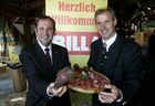 Genussregionen Österreich im Rahmen der Klagenfurter Herbstmesse, Allianz für starke Regionen mit u. a. BM Josef Pröll - Landwirtschaftsminister, LR Josef Martinz - Agrarlandesrat Kärnten, Mag. Volker Hornsteiner - Vorstandssprecher BILLA AG, Johann Verhounig - Steyer Traktoren
vl: BM Pröll, LR Martinz
