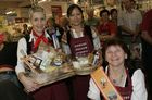 Genussregionen Österreich im Rahmen der Klagenfurter Herbstmesse, Allianz für starke Regionen mit u. a. BM Josef Pröll - Landwirtschaftsminister, LR Josef Martinz - Agrarlandesrat Kärnten, Mag. Volker Hornsteiner - Vorstandssprecher BILLA AG, Johann Verhounig - Steyer Traktoren
